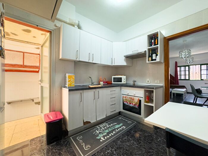 Casas en venta y pisos alquiler - 2