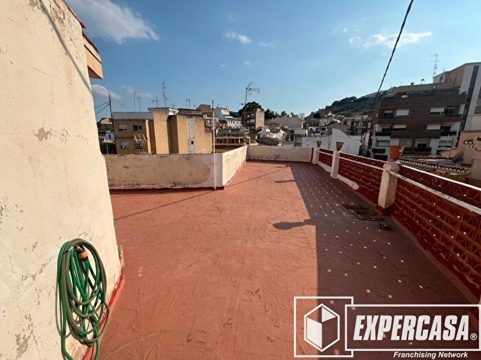 Casas en venta y pisos alquiler - 3