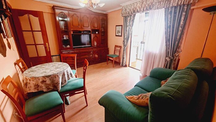 Casas en venta y pisos alquiler - 2