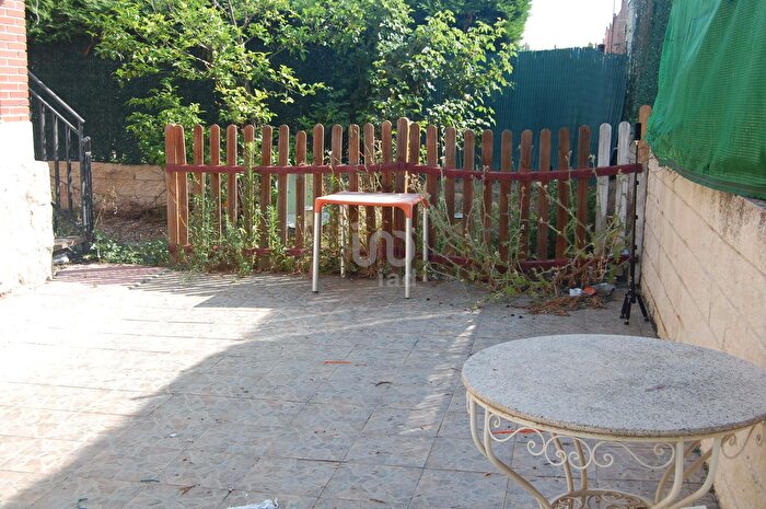 Casas en venta y pisos alquiler - 3