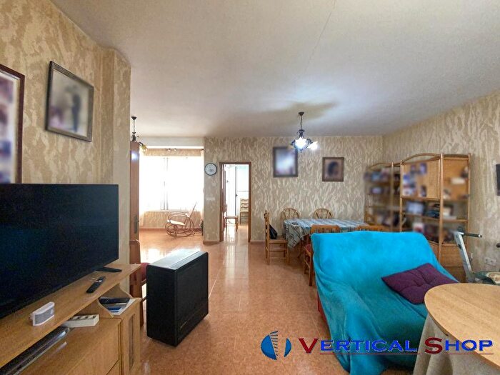 Casas en venta y pisos alquiler - 3