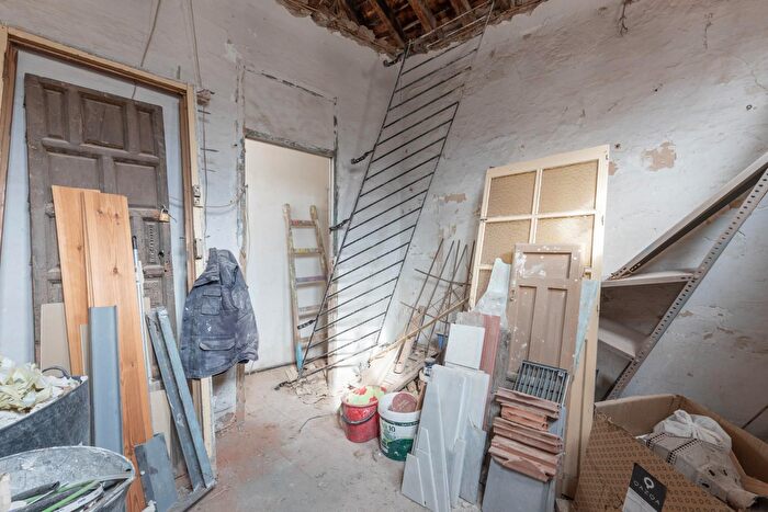 Casas en venta y pisos alquiler - 3