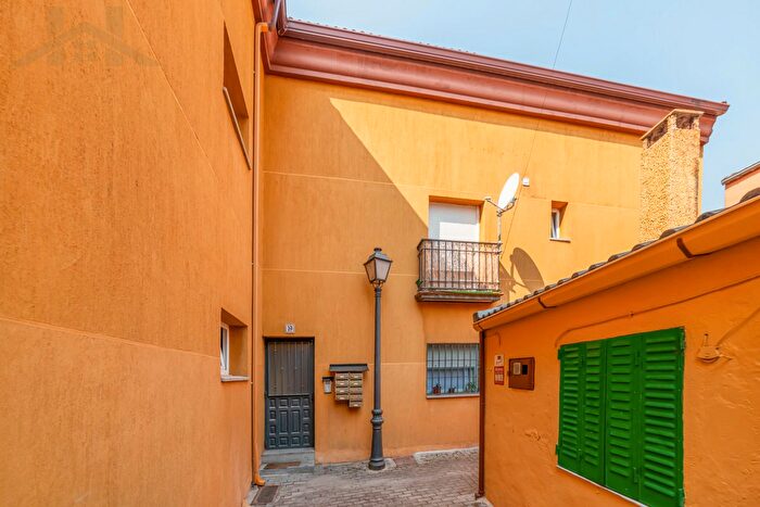 Casas en venta y pisos alquiler - 1