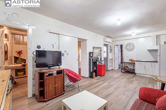 Piso en venta en Genil, Crta De la Sierra de 1 habitacion