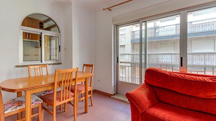 Casas en venta y pisos alquiler - 1