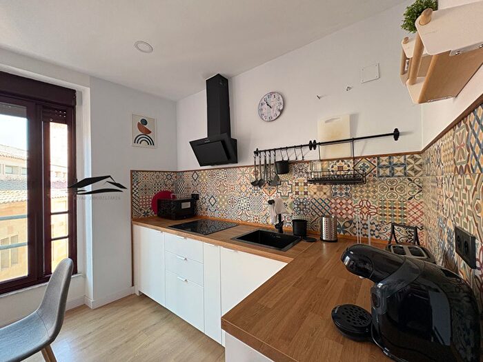 Casas en venta y pisos alquiler - 3