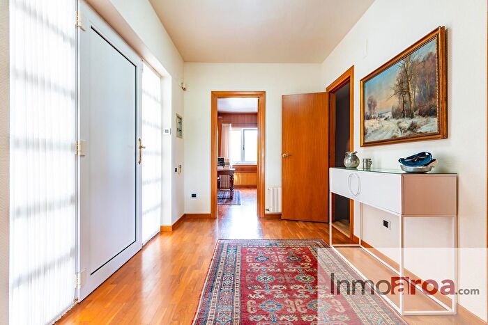 Casas en venta y pisos alquiler - 3