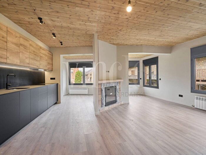 Piso en venta en Alp poble, Alp de 5 habitaciones