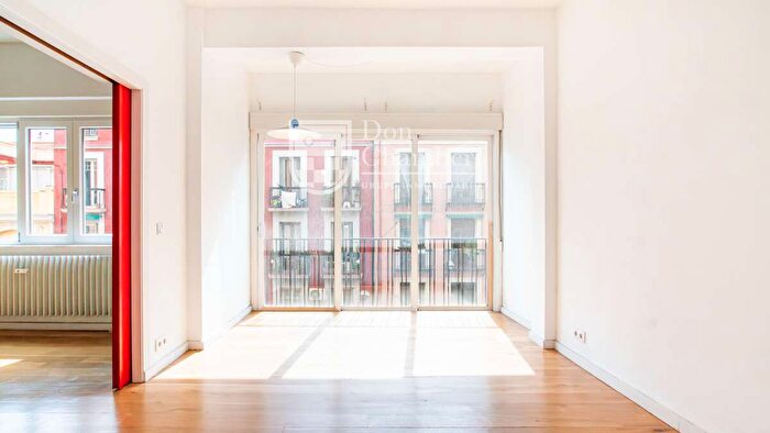 Piso en alquiler en Chamberí, Ríos Rosas Nuevos Ministerios de 4 habitaciones