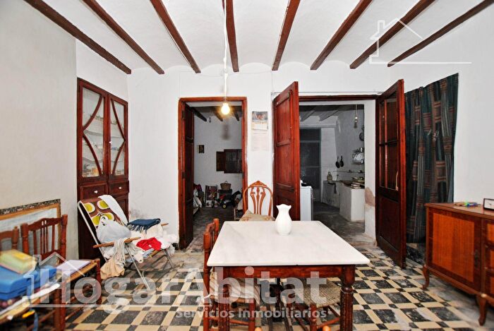 Casas en venta y pisos alquiler - 1
