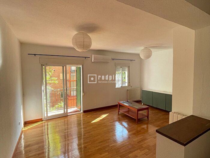 Casas en venta y pisos alquiler - 1
