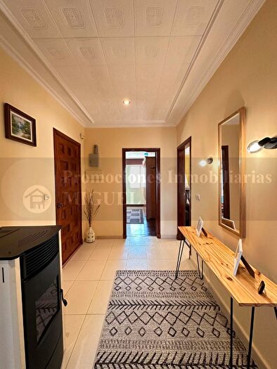 Casas en venta y pisos alquiler - 3
