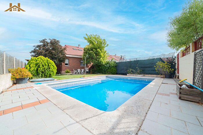 Casa en venta en Quijorna, Madrid de 5 habitaciones