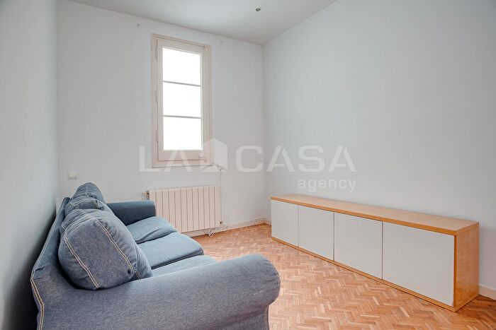 Casas en venta y pisos alquiler - 1