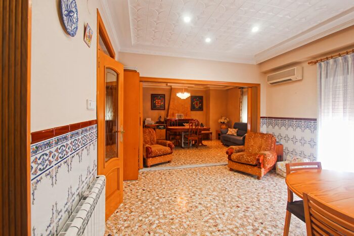 Casas en venta y pisos alquiler - 3