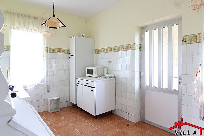 Casas en venta y pisos alquiler - 3