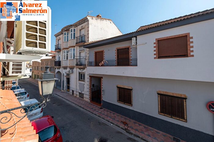 Casas en venta y pisos alquiler - 2