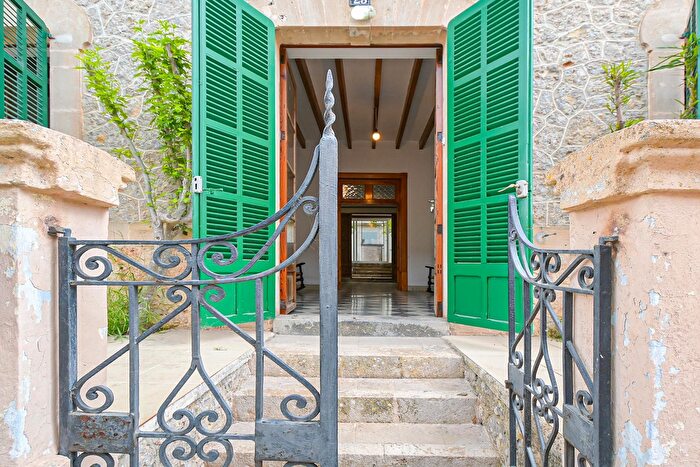 Casa en venta en Costitx, Illes Balears de 4 habitaciones