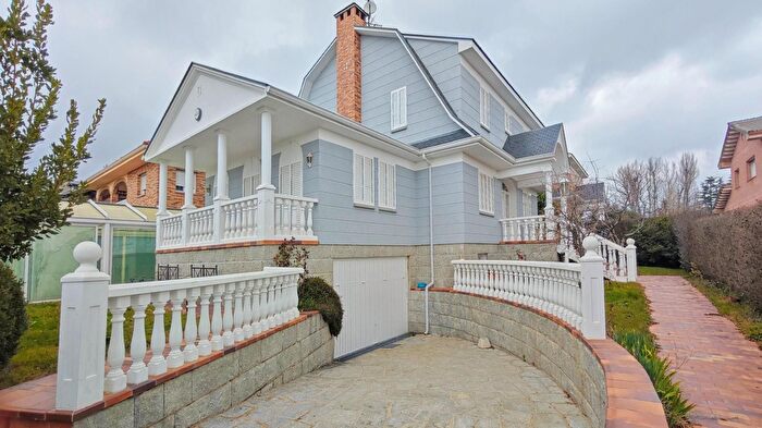 Casas en venta y pisos alquiler - 1