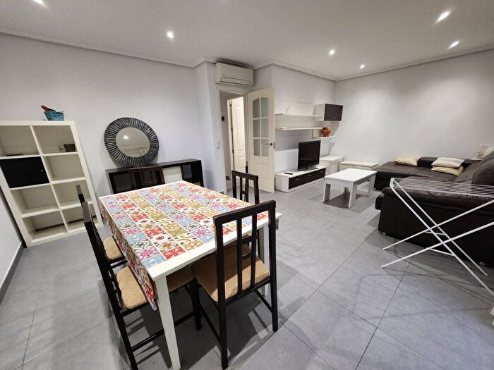 Casas en venta y pisos alquiler - 2