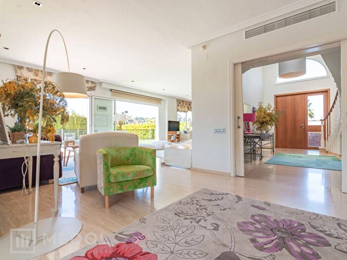 Casas en venta y pisos alquiler - 3