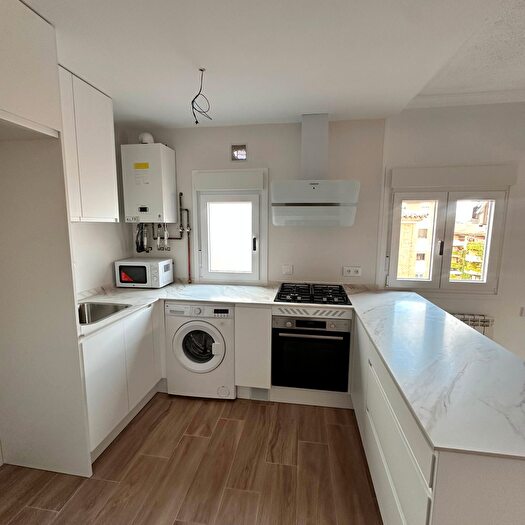Casas en venta y pisos alquiler - 1