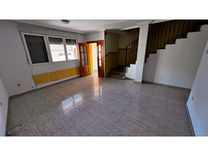 Casas en venta y pisos alquiler - 1