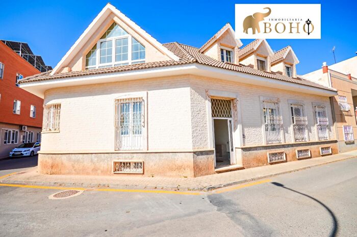 Casas en venta y pisos alquiler - 1