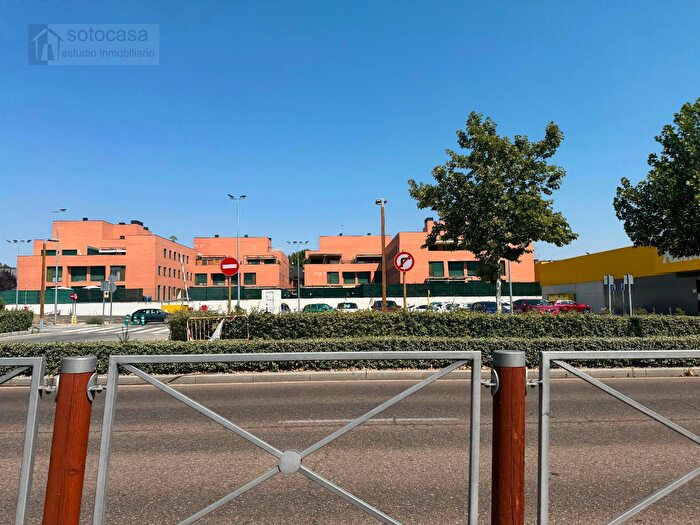 Casas en venta y pisos alquiler - 1
