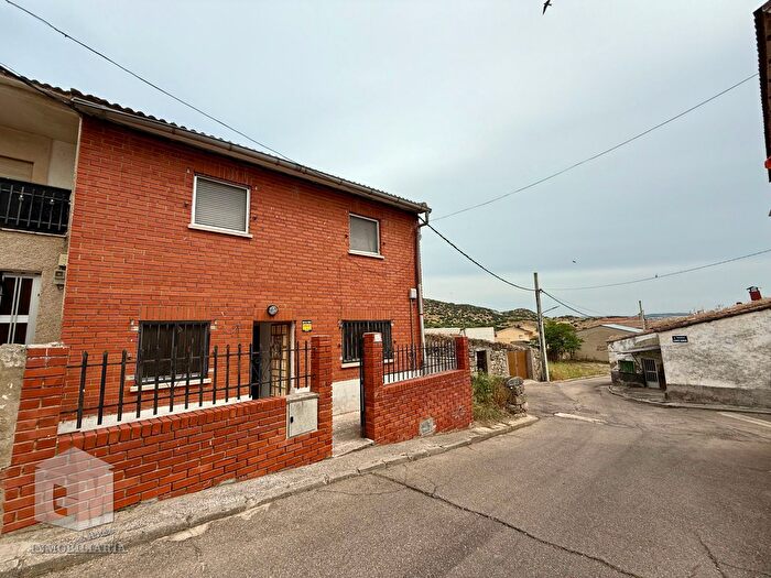 Casas en venta y pisos alquiler - 1