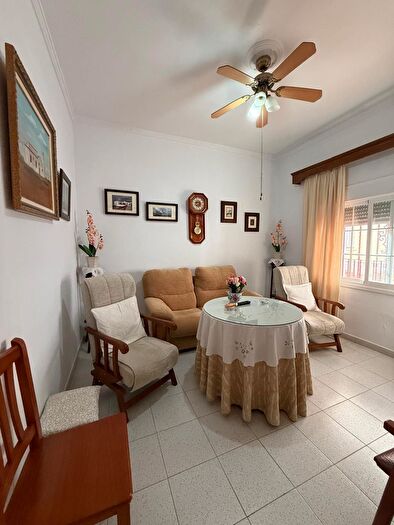 Casas en venta y pisos alquiler - 3