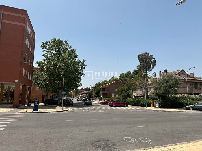 Casas en venta y pisos alquiler - 2
