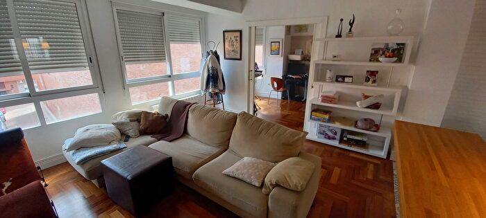Casas en venta y pisos alquiler - 3