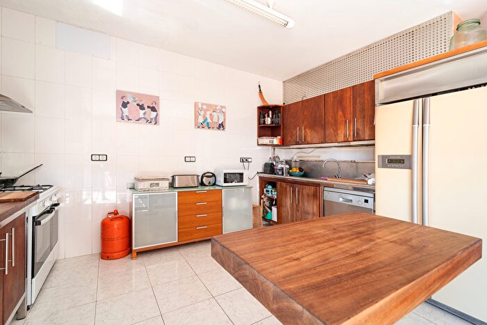 Casas en venta y pisos alquiler - 2