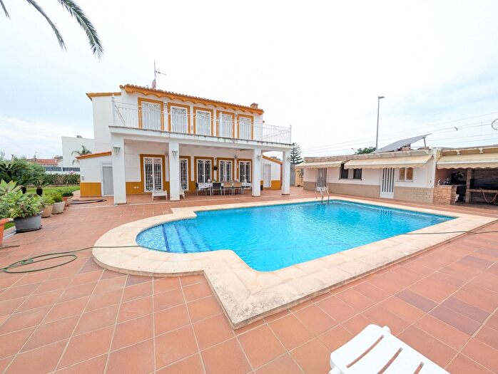 Casas en venta y pisos alquiler - 1