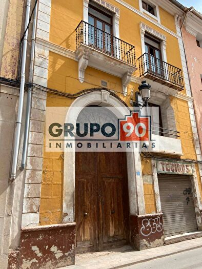 Casas en venta y pisos alquiler - 1