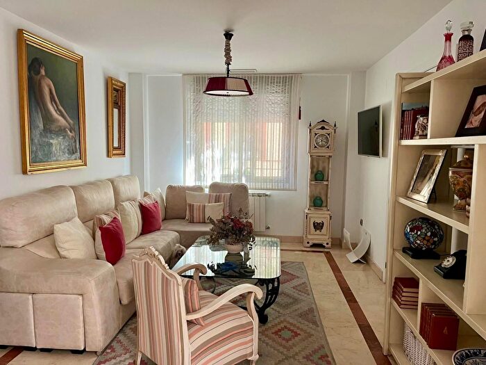 Casas en venta y pisos alquiler - 2