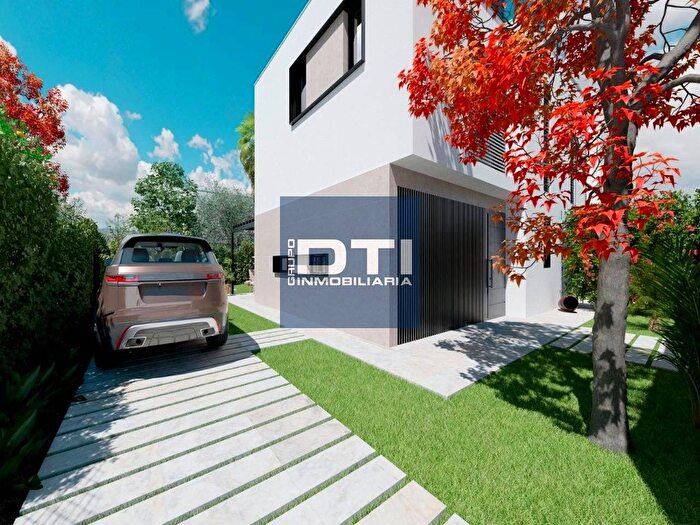 Casa en venta en Andalucía, Sevilla de 4 habitaciones