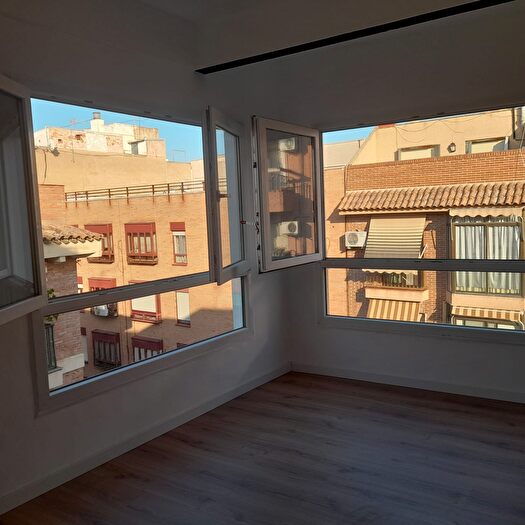 Casas en venta y pisos alquiler - 2