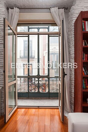 Casas en venta y pisos alquiler - 2