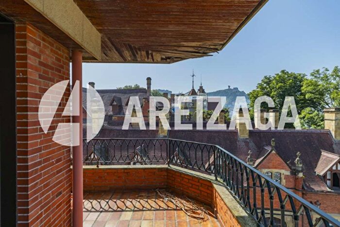 Casas en venta y pisos alquiler - 3
