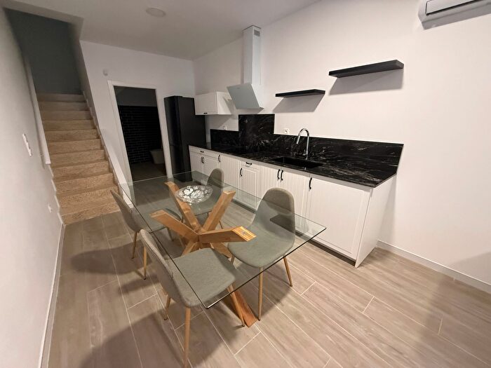 Casas en venta y pisos alquiler - 2