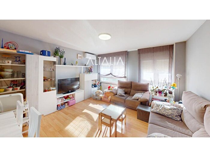 Casas en venta y pisos alquiler - 2