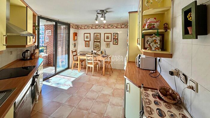 Casas en venta y pisos alquiler - 3