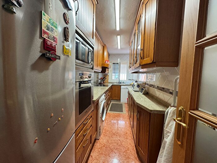 Casas en venta y pisos alquiler - 2