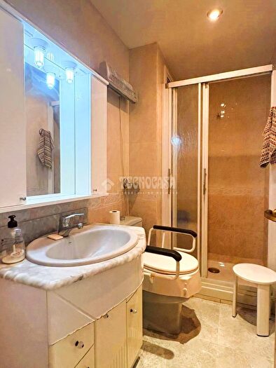 Casas en venta y pisos alquiler - 3
