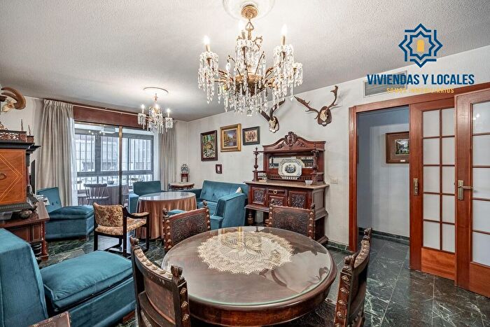 Casas en venta y pisos alquiler - 1