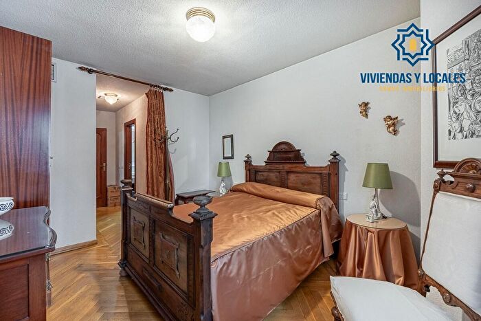 Casas en venta y pisos alquiler - 3