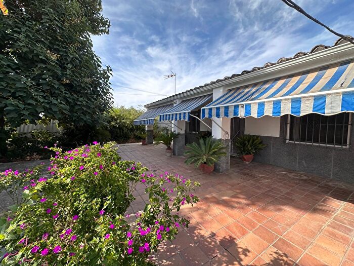 Casas en venta y pisos alquiler - 1