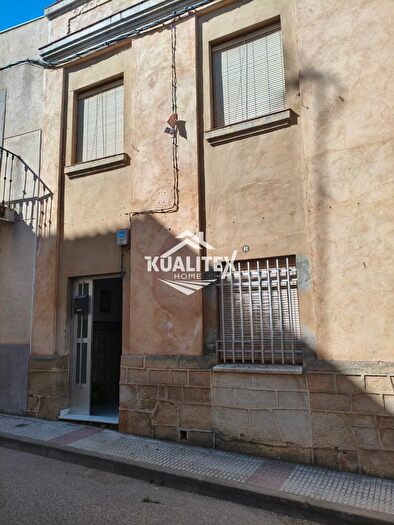 Casas en venta y pisos alquiler - 1